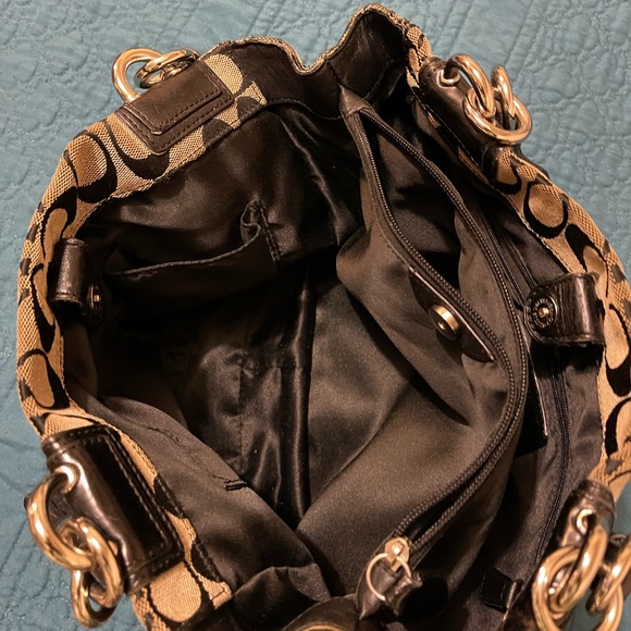 Vintage Coach Purse. - Picture 4 of 5